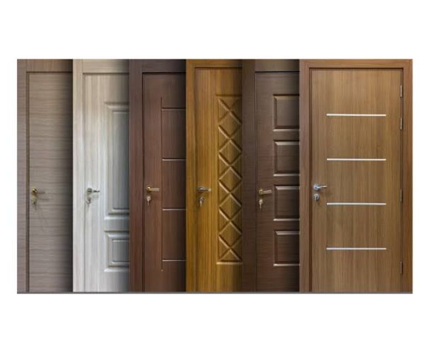 باب خشبي طبيعي وباب خشبي مزود بزجاج